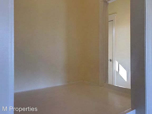 5th image of 1730 Broderick St APT 12