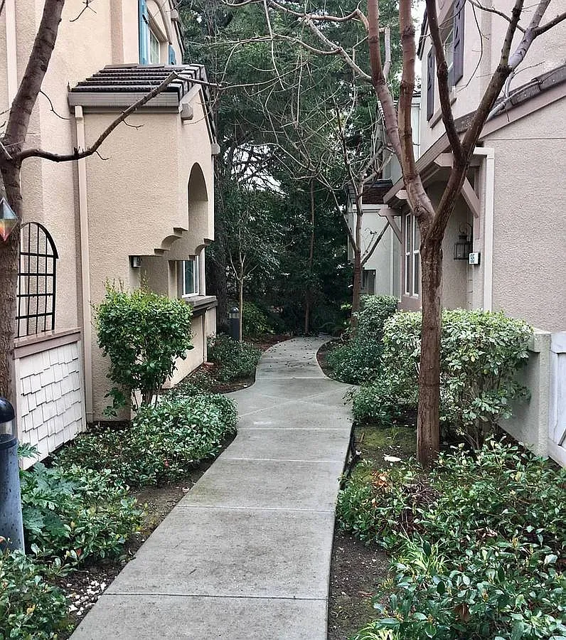 1506 Legacy Way photo 1