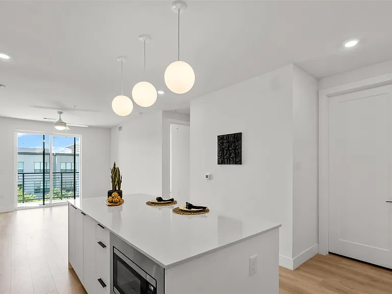 1701 Simond Ave #418 — Photo 5