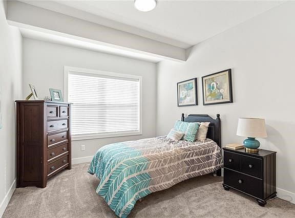 5th image of 122 NW Ambersham Dr