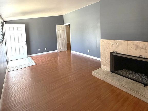 4th image of 12923 Slack St