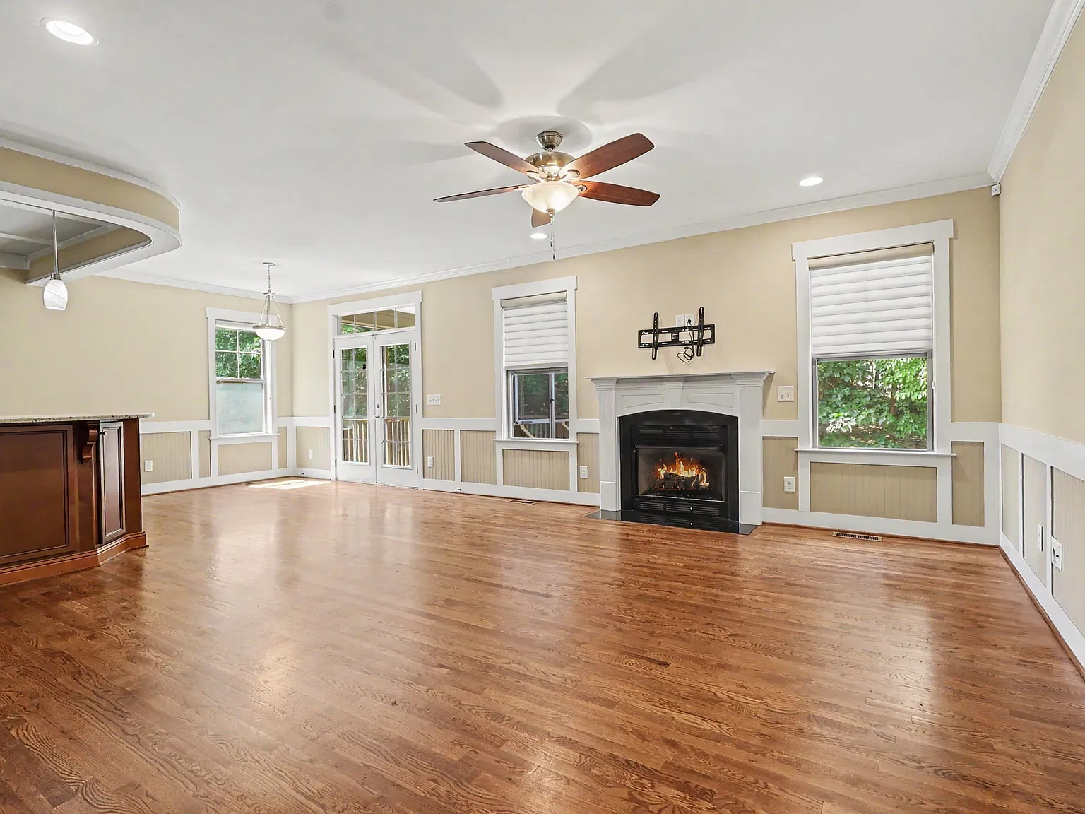 4 bed, 2594 sqft, $3,100 — Photo 3