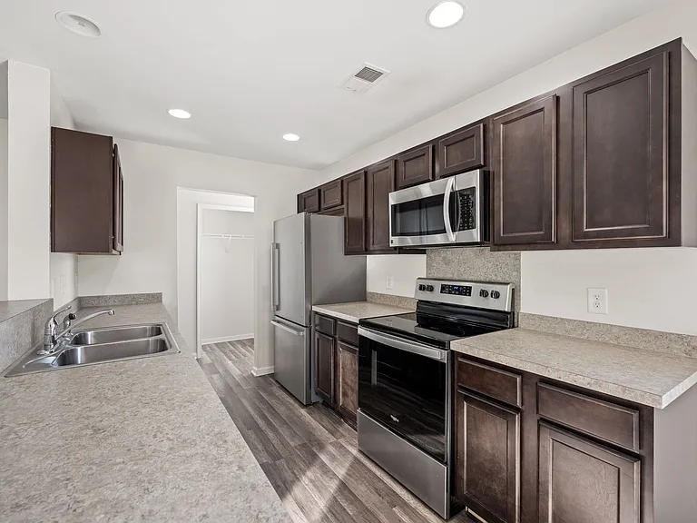 232 Coosawatchie St — Photo 13
