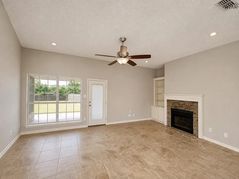 5201 Pebblestone Dr — Photo 5