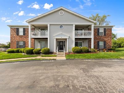 19 Berview Cir APT B, Saint Louis, MO, 63129