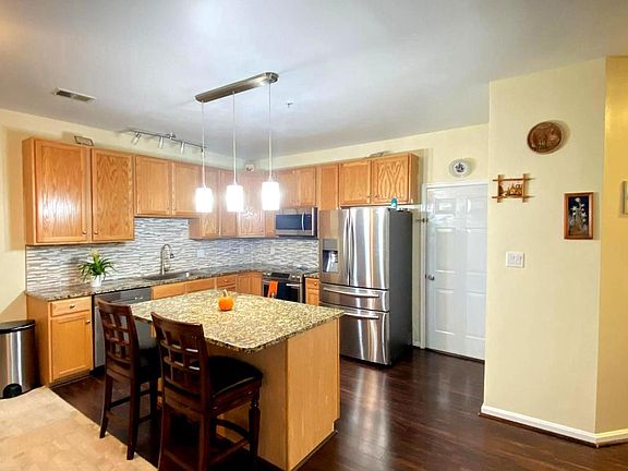 4th image of 231 Brynwood St