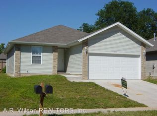 2145 N Avenue B, Springfield, MO 65803