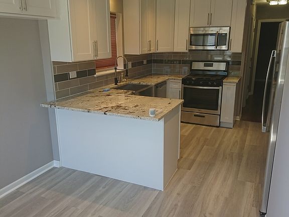 2nd image of 3625 N Plainfield Ave