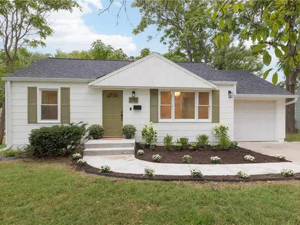 7732 Foster St, Overland Park, KS 66204