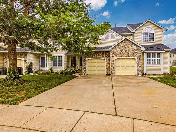 2nd image of 1142 Shamrock Way