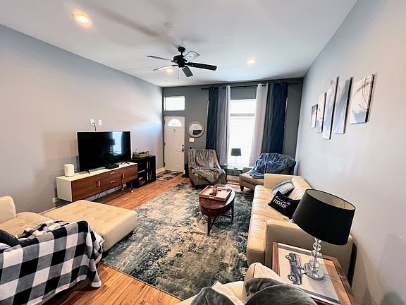 2nd image of 113 S Paulina St APT 3