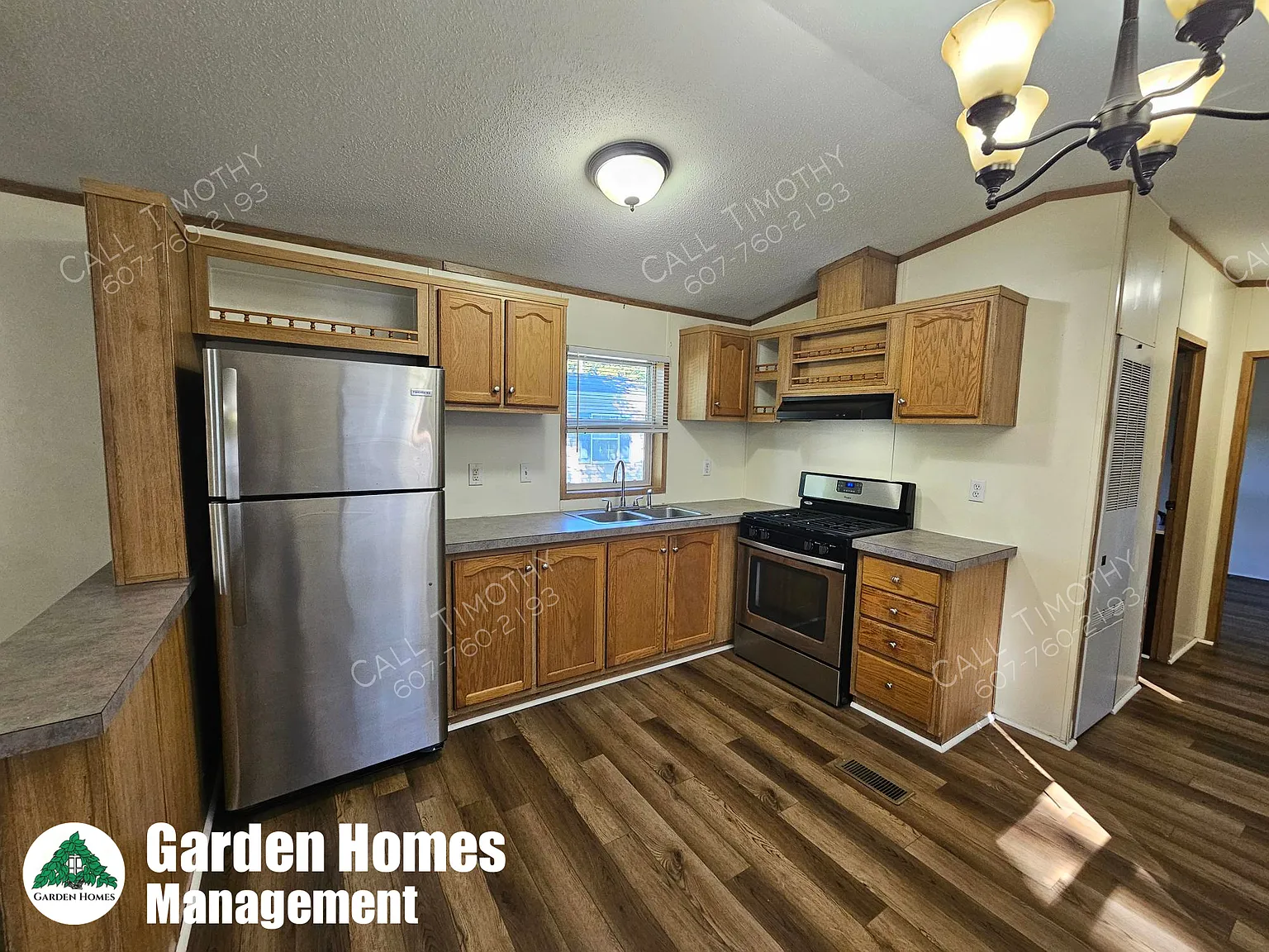 3 bed, 1.5 bath, 924 sqft, $1,275 — Photo 1
