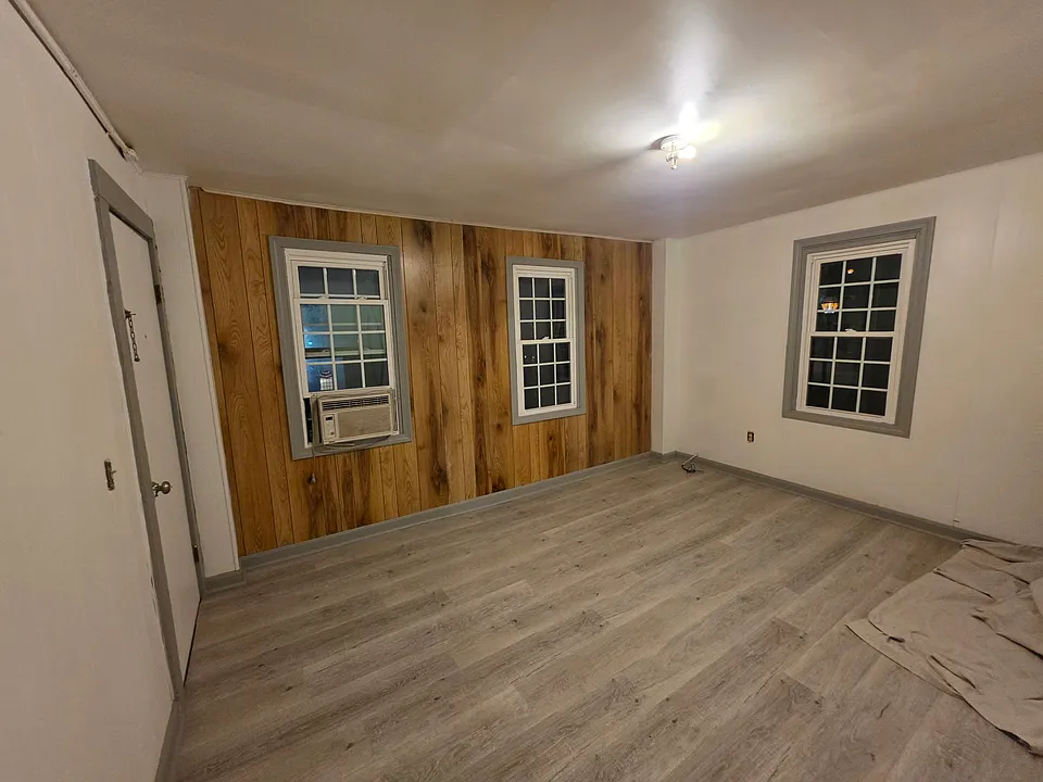 28 King St #3