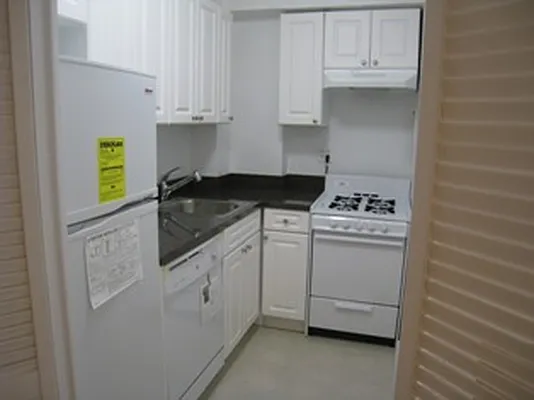 Rented by City Connections Realty | media 18