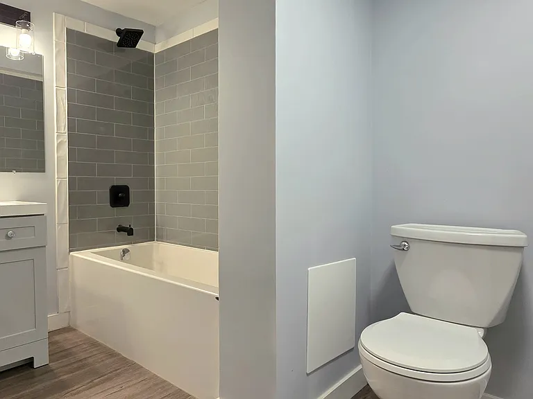 76 E Rundle Pl SW — Photo 9