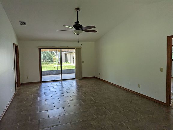 4th image of 1760 Dykes Dr