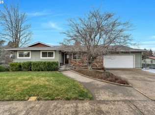 3525 Royal Crest Dr E, The Dalles, OR 97058