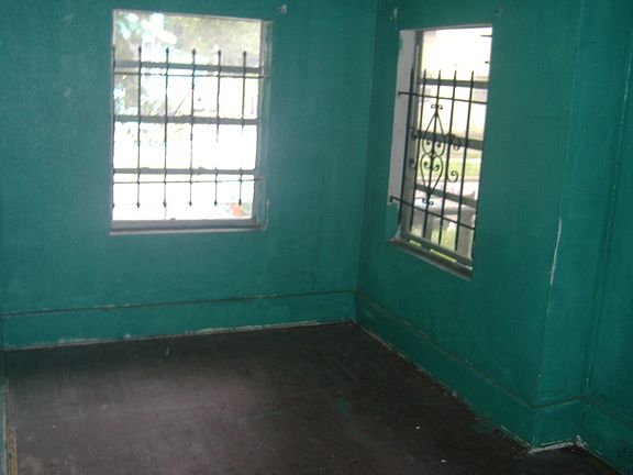 4th image of 1549 W 35th St