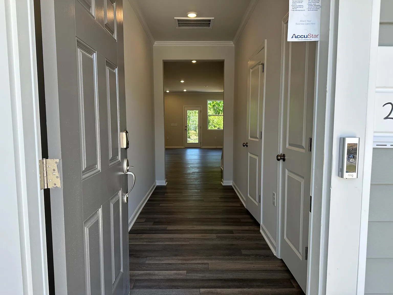 3 bed, 2.5 bath, 1790 sqft, $1,895 — Photo 2