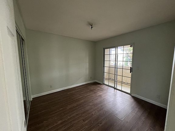 4th image of 4930 W Point Loma Blvd Unit F