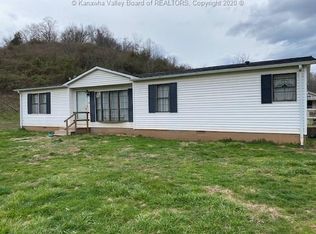 8674 Black Oak Rd, Fraziers Bottom, WV 25082