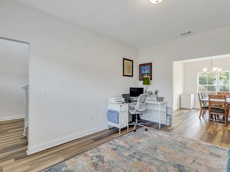 487 Meloney Dr — Photo 8