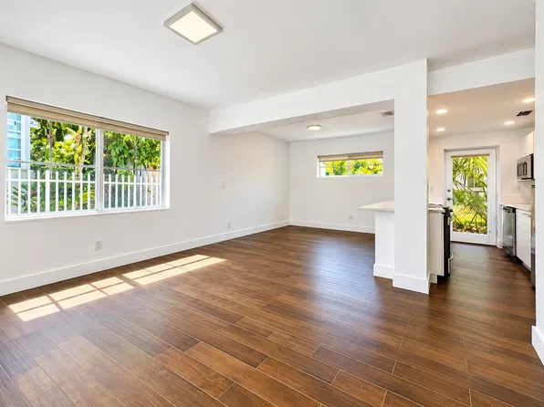 1003 Bay Dr, Miami Beach, FL 33141