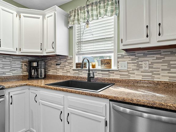 3rd image of 106 Shardan Ave