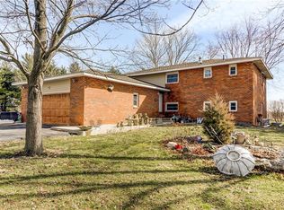 5570 Union School Rd, Decatur, IL 62522