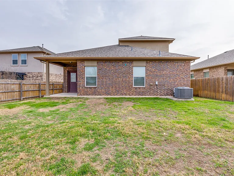 348 Shiner Ln — Photo 35