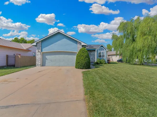 10806 E Bluestem Cir, Wichita, KS 67207