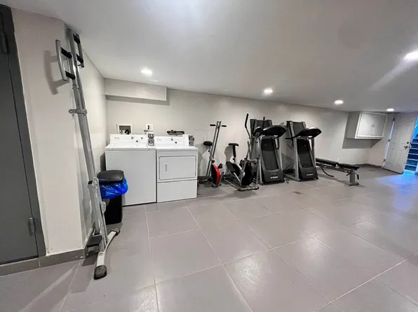 1101 Halsey Street image 25 of 26