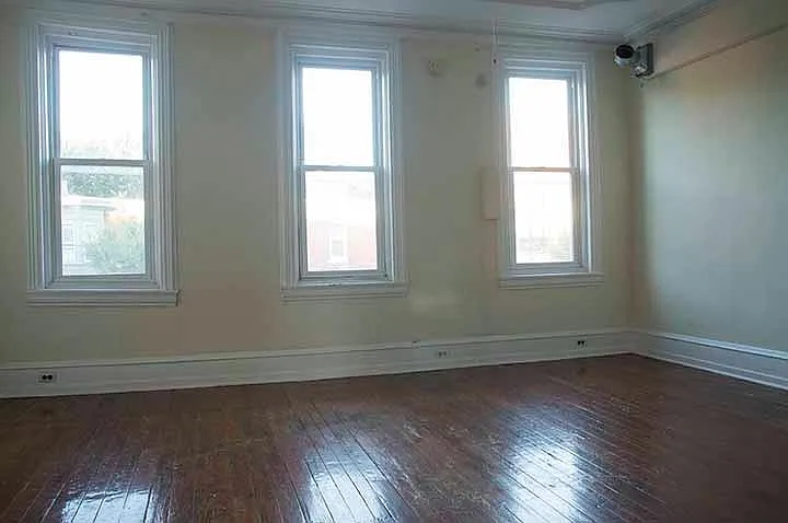 3810 Lancaster Ave — Photo 2
