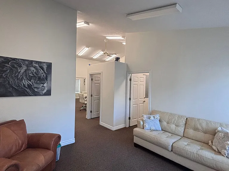 9661 S/700 E — Photo 11
