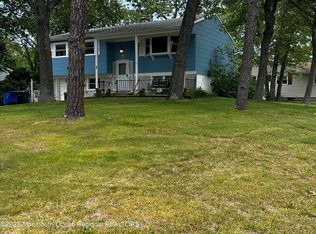 3 Larch Ct, Toms River, NJ 08753