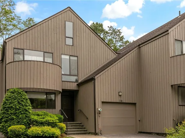 24 Rockhagen Road, Thornwood, NY 10594