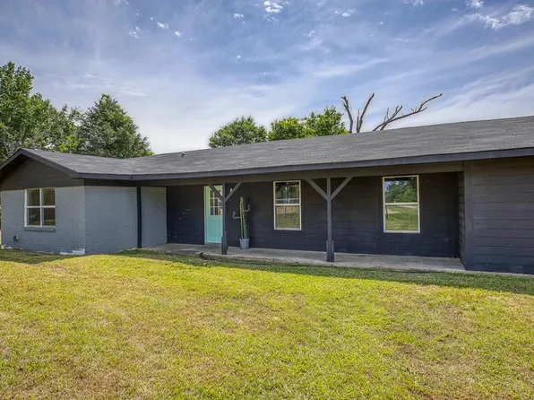 206 Lilly Dr, Elkhart, TX 75839
