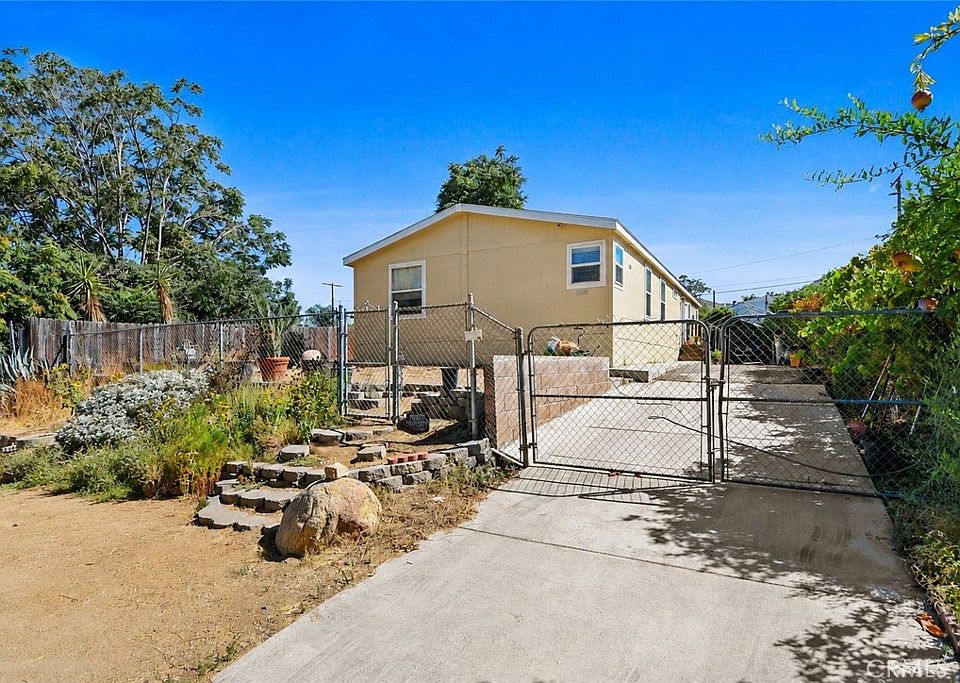 1st image of 32490 Crescent Ave