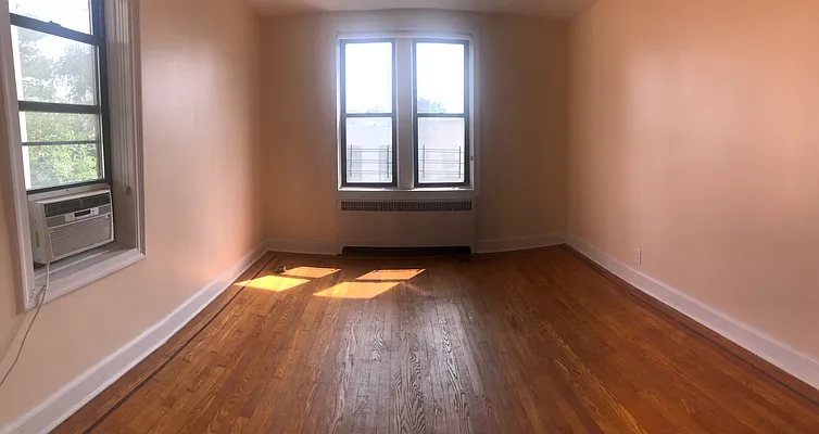 Rented by Grand Group Realty | media 8