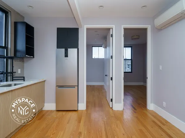 1520 Saint John's Place image 2 of 11