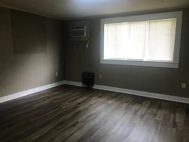 817 Hardy St — Photo 6