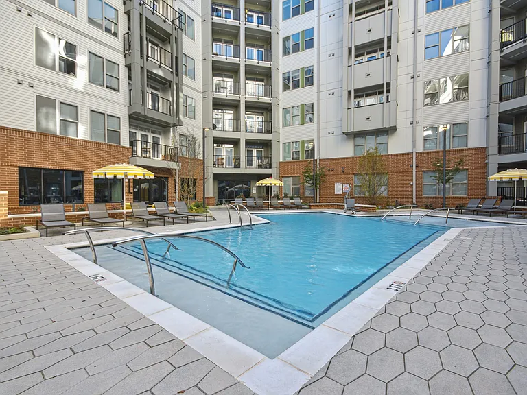 Link Apartments Calyx — Photo 21