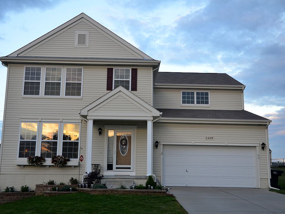 1st image of 2409 Lakewood Dr