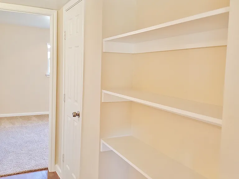 2/1 Built in Bookshelves