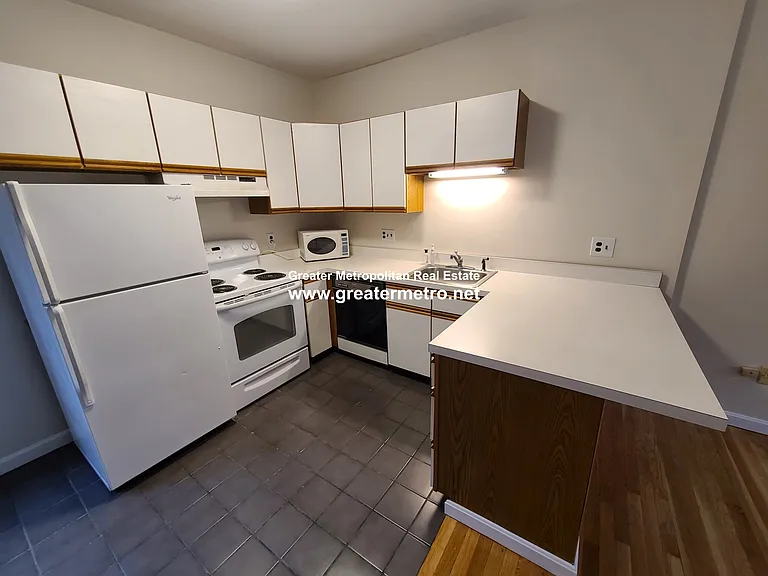 30 Clark St #4 — Photo 5