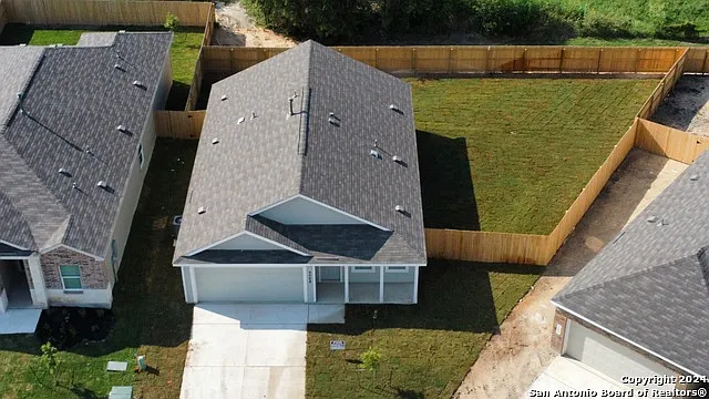3 bed, 2.0 bath, 1218 sqft, $1,495 — Photo 2