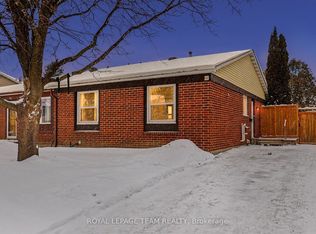 23 Spearman Ln, Ottawa, ON K2L1Y6