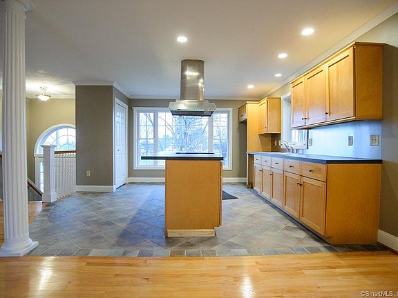 2nd image of 21 Mountain View Dr
