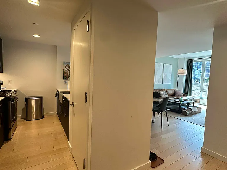 535 W 43rd St #11B — Photo 6