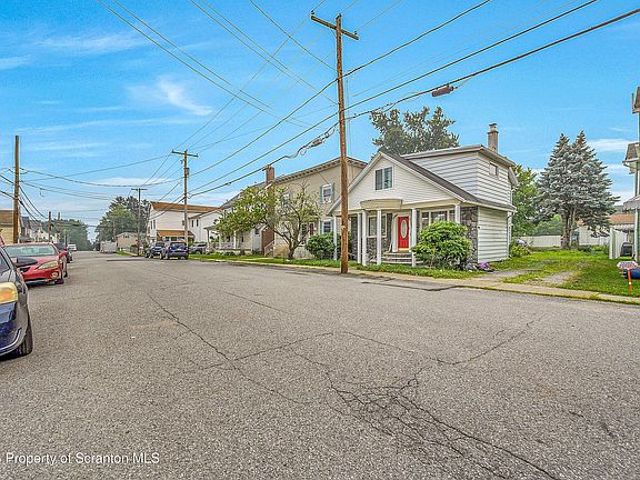 4th image of 819 Archbald St